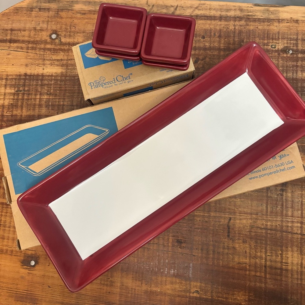Pampered Chef Service Rectangular Tray and Condiment Set in Cranberry